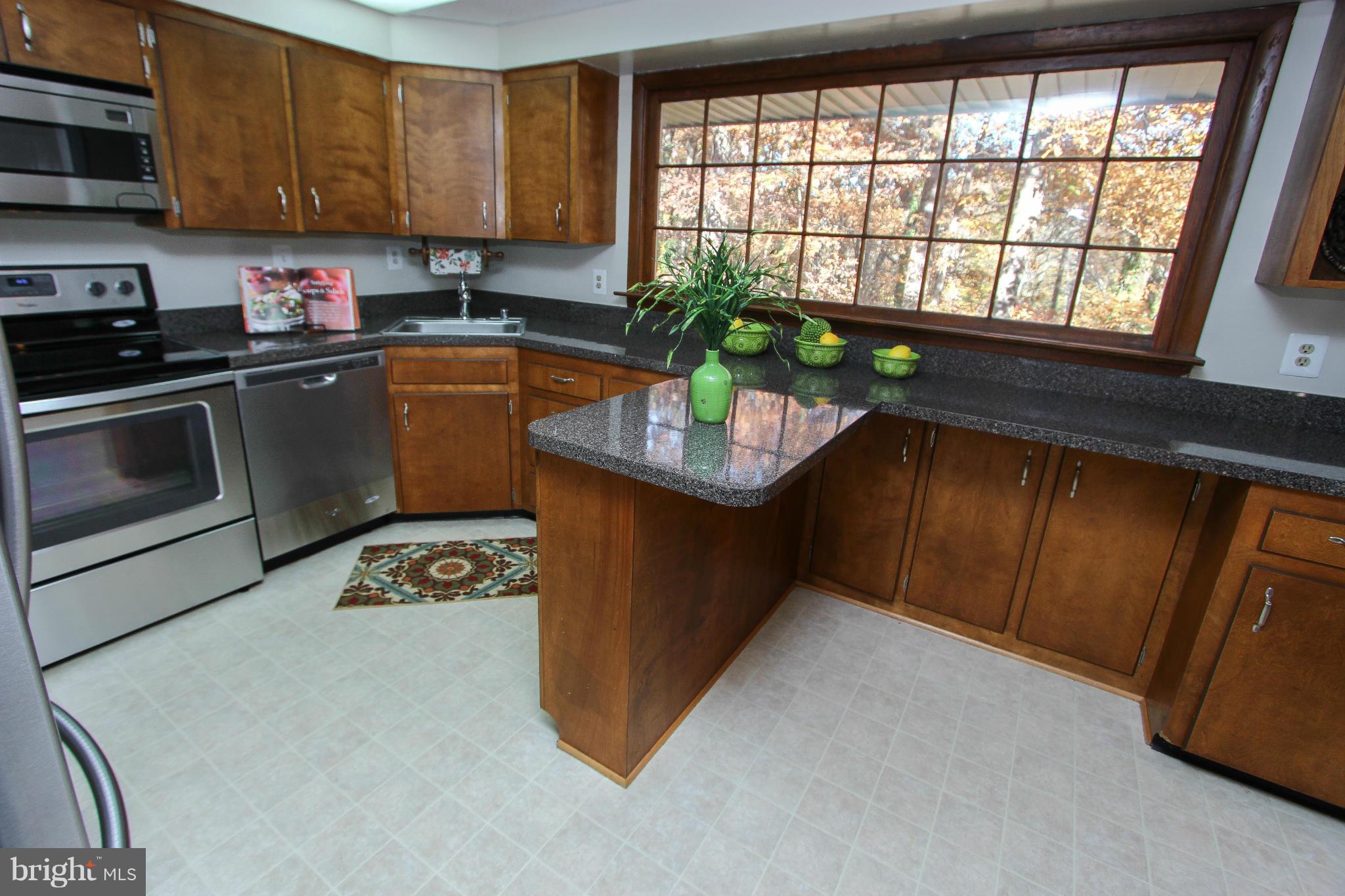 LINCOLNIA HILLS - Residential