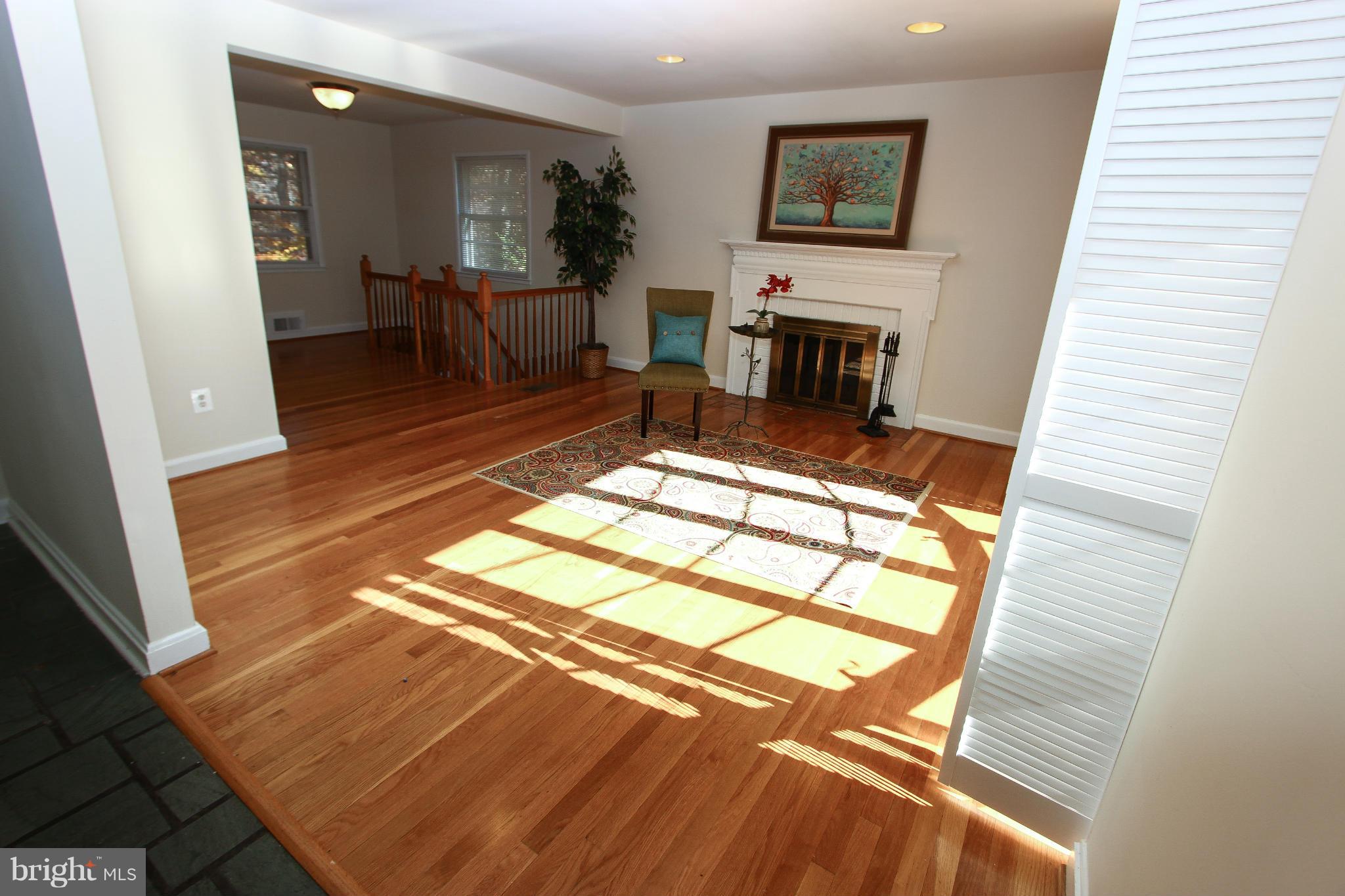 LINCOLNIA HILLS - Residential