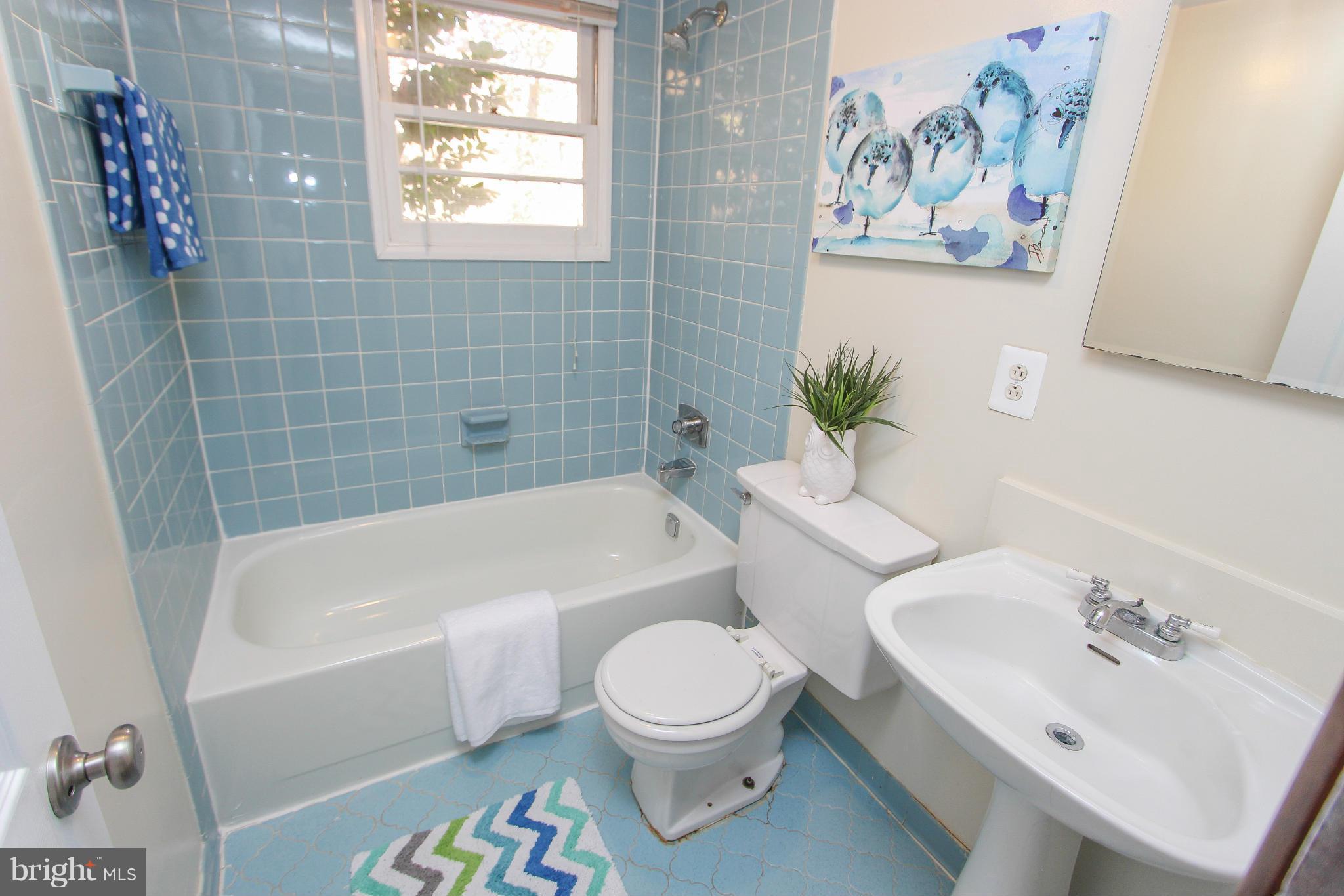 LINCOLNIA HILLS - Residential