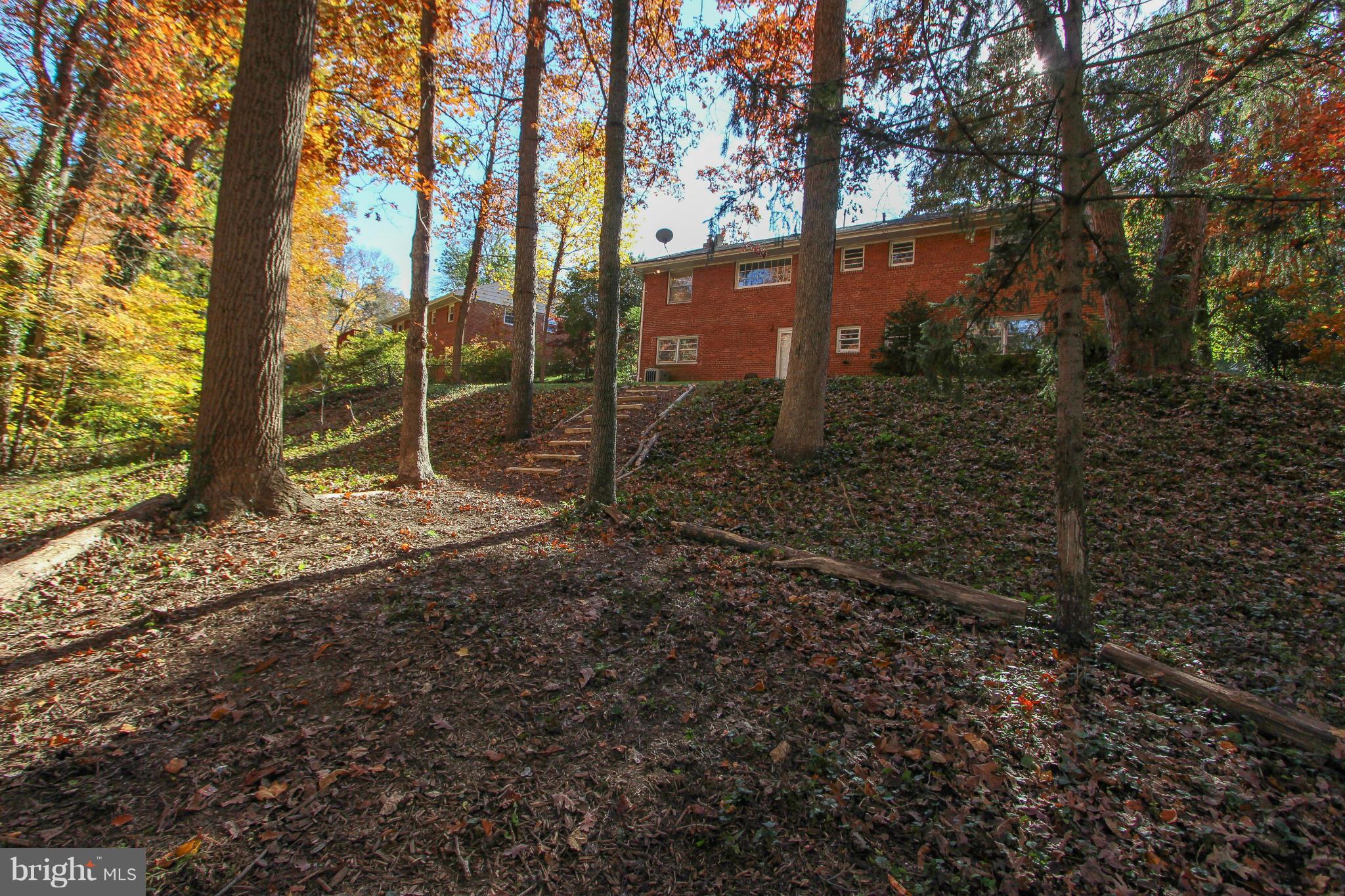 LINCOLNIA HILLS - Residential
