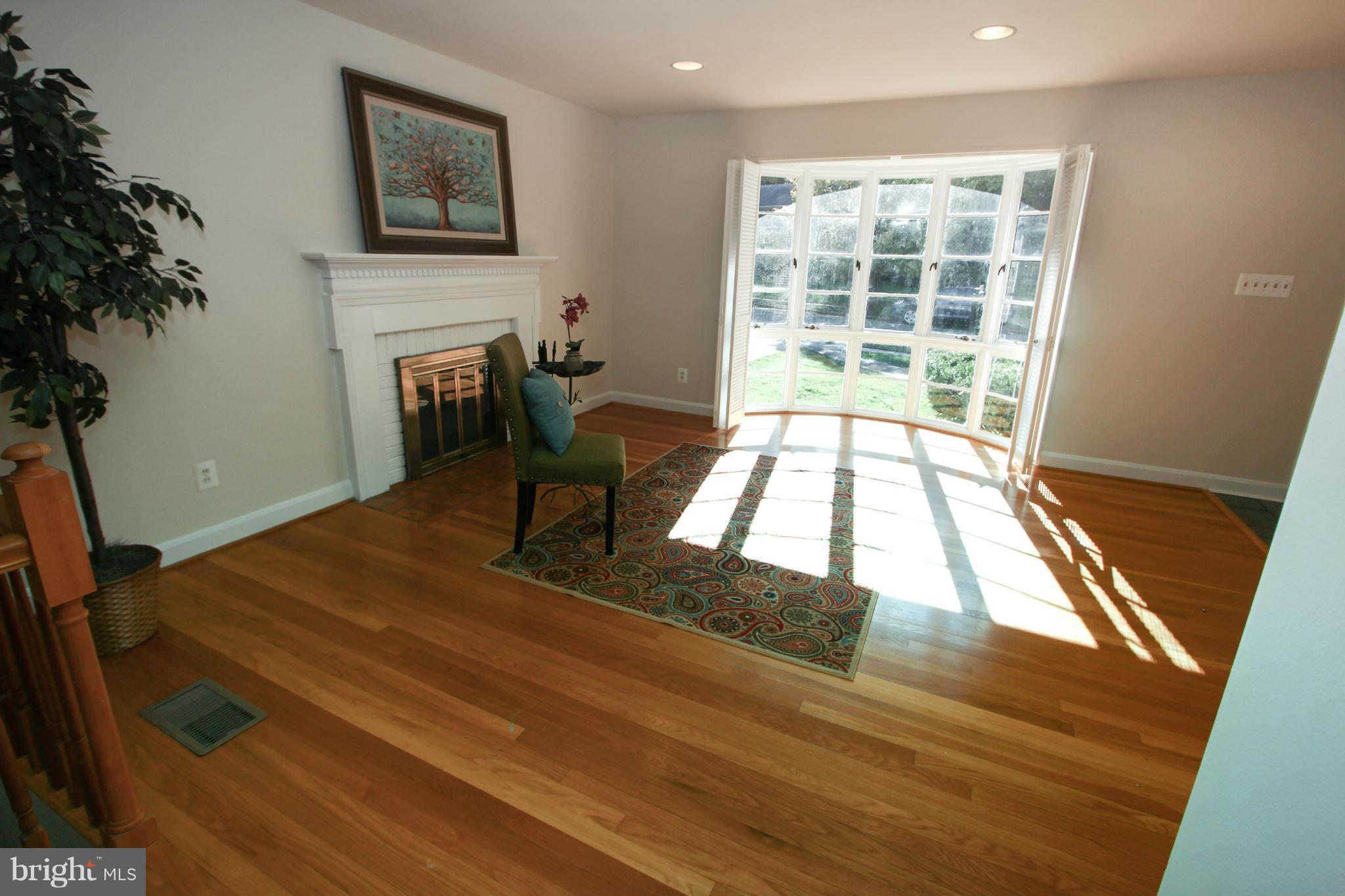 LINCOLNIA HILLS - Residential