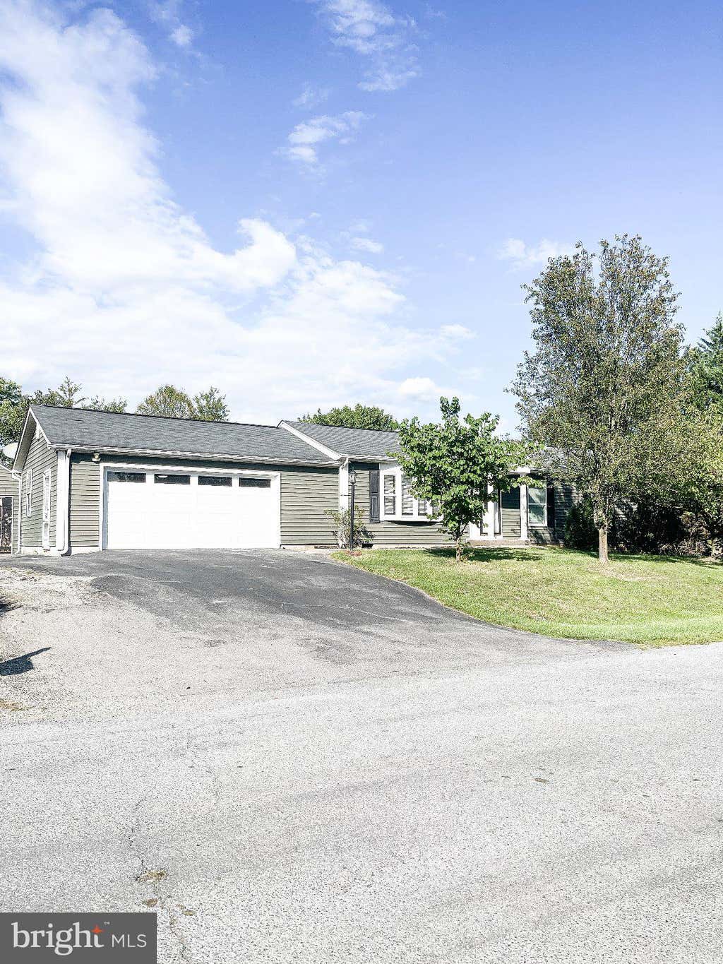 Photo of 33 Whirlwind Drive, MARTINSBURG, WV 25404 (MLS # WVBE2053690)