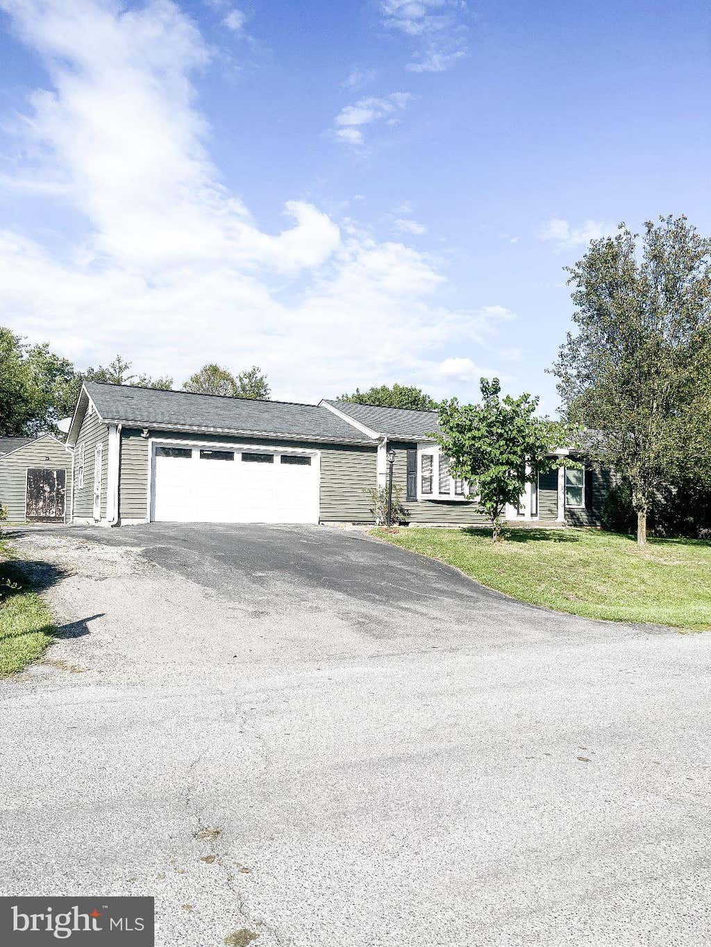 Photo of 33 Whirlwind Drive, MARTINSBURG, WV 25404 (MLS # WVBE2053690)