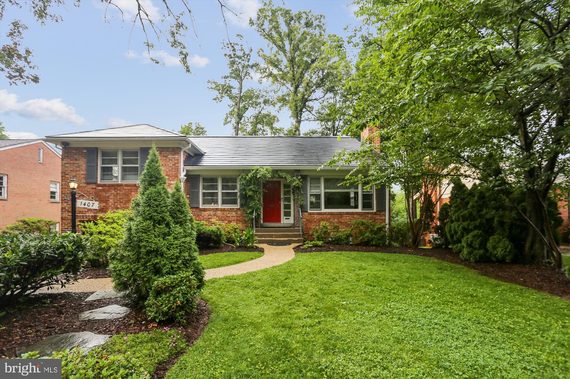 1407 CRESTRIDGE DRIVE