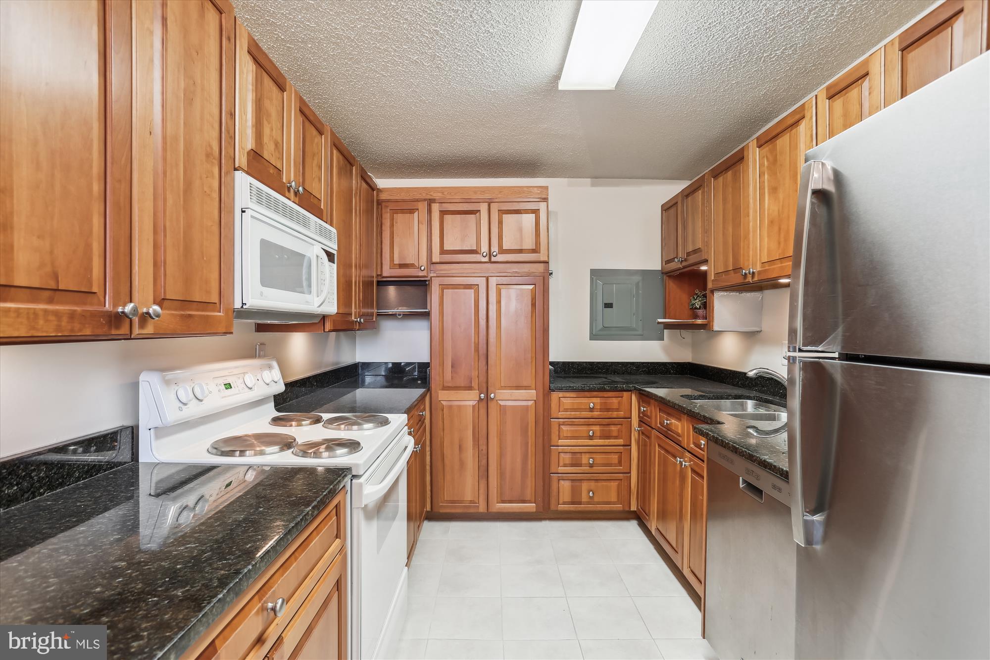 WESTLAKE TOWERS - Residential Lease