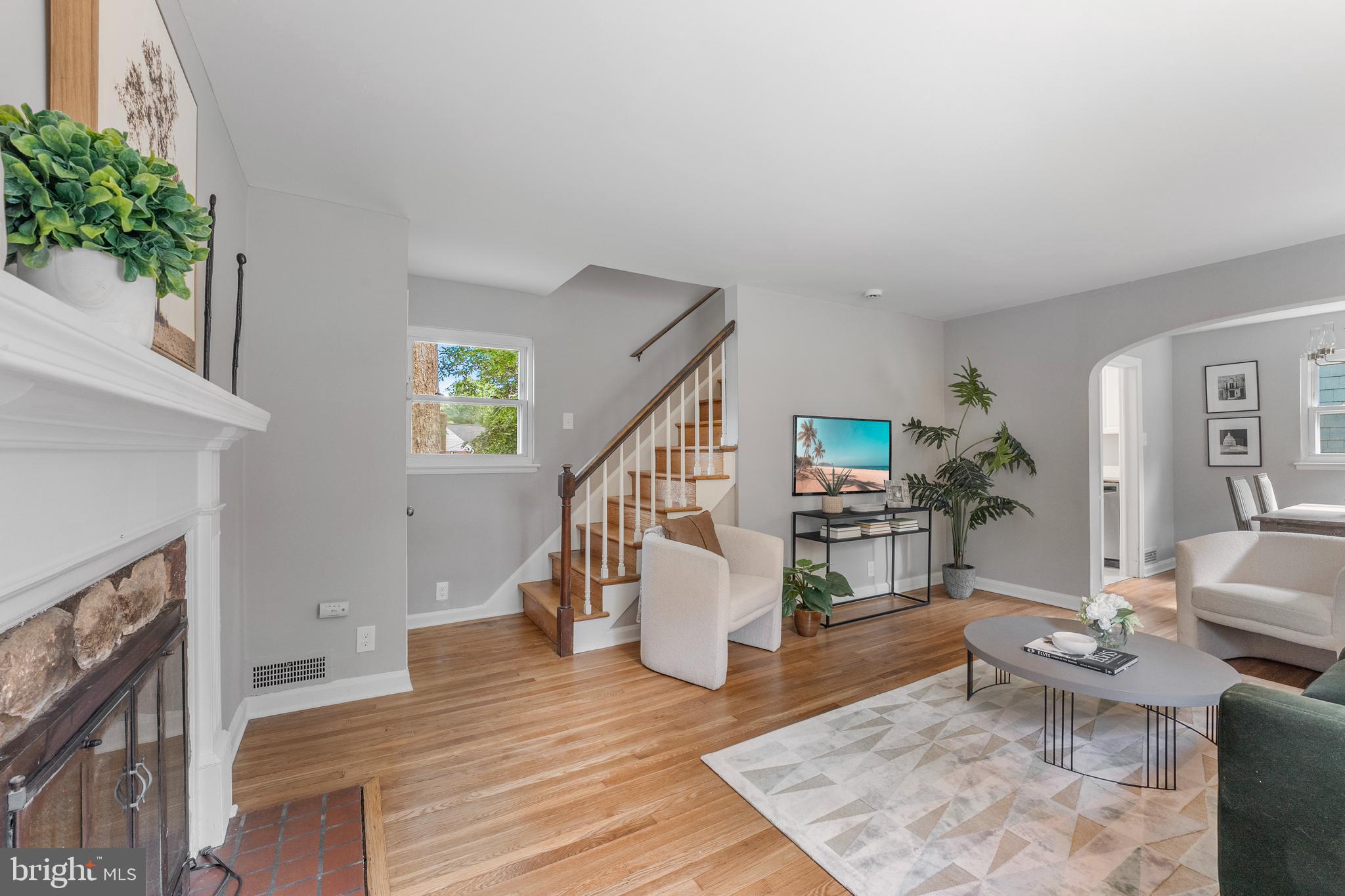 5837 DEWEY STREET