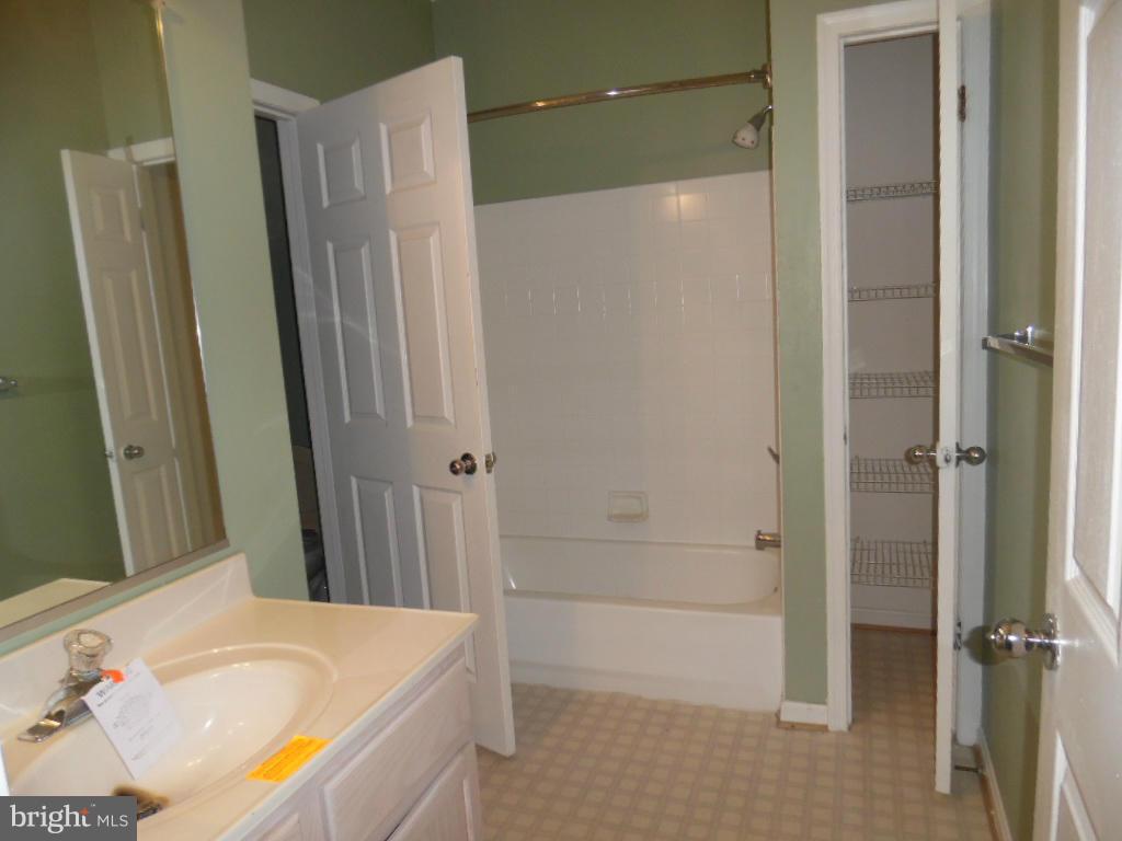 BRISTOL PARK - Residential