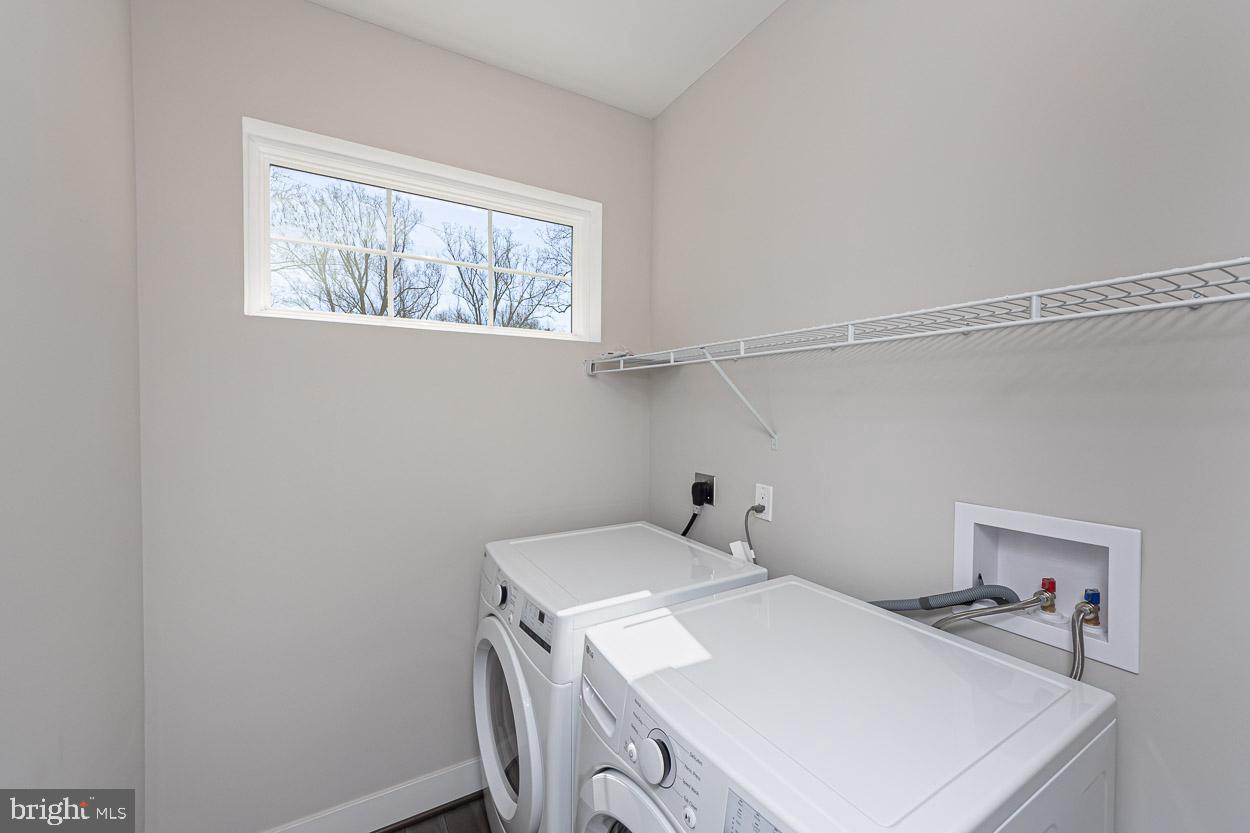 POPLAR HILL - Residential