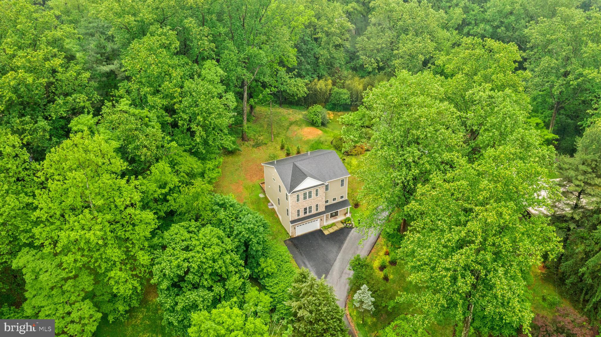 1032 TERRACE GLEN