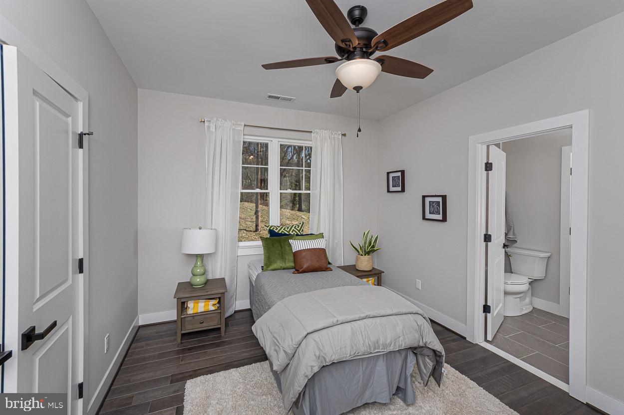 POPLAR HILL - Residential