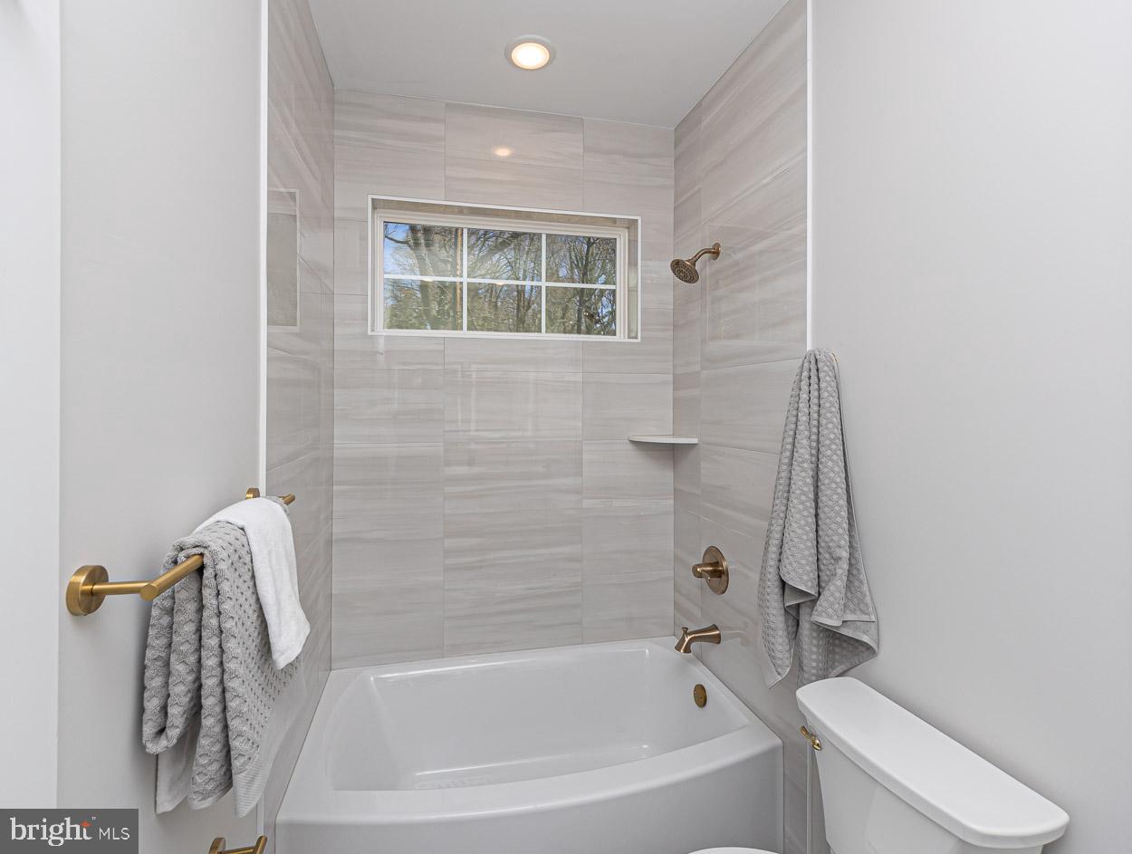 POPLAR HILL - Residential