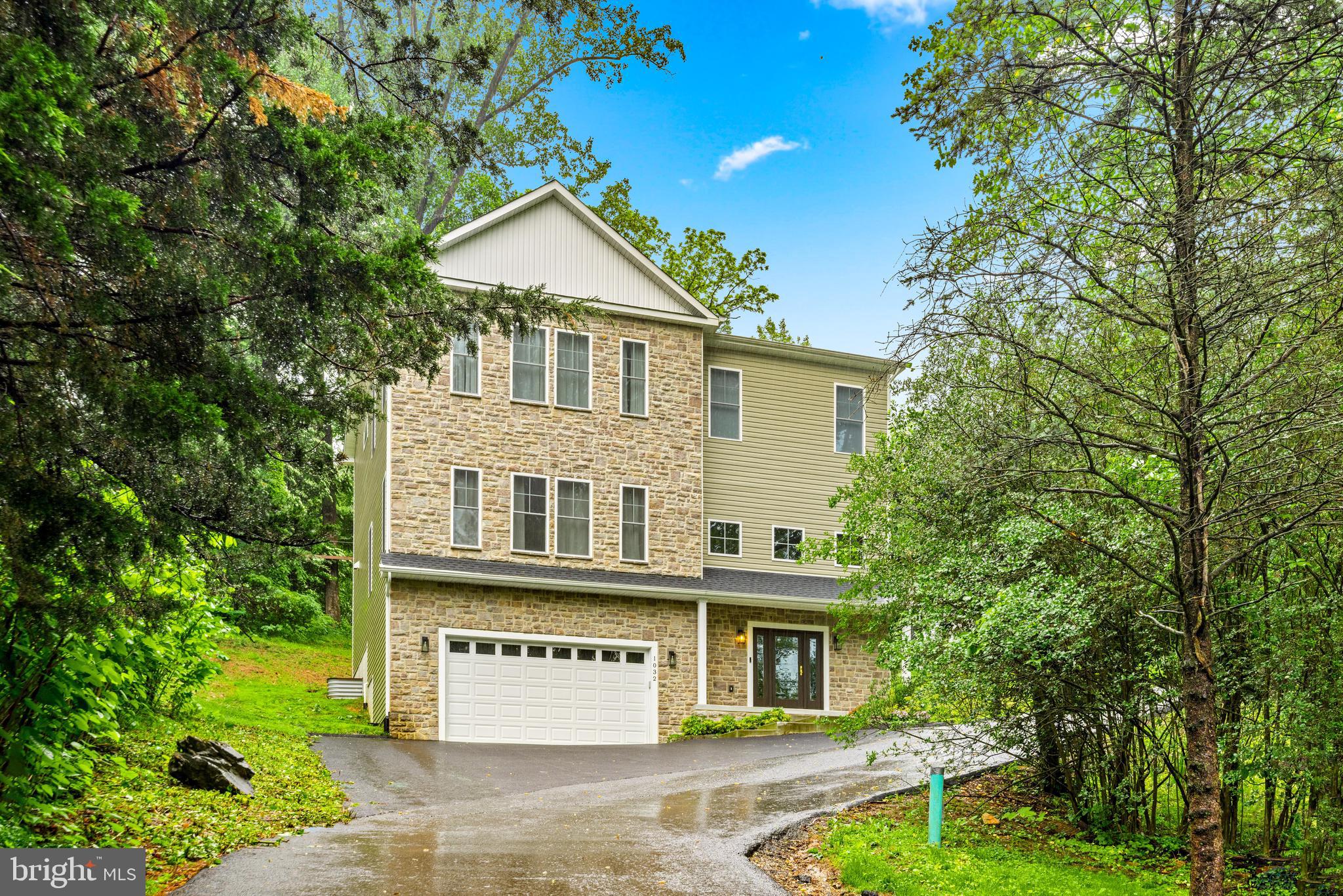 1032 TERRACE GLEN