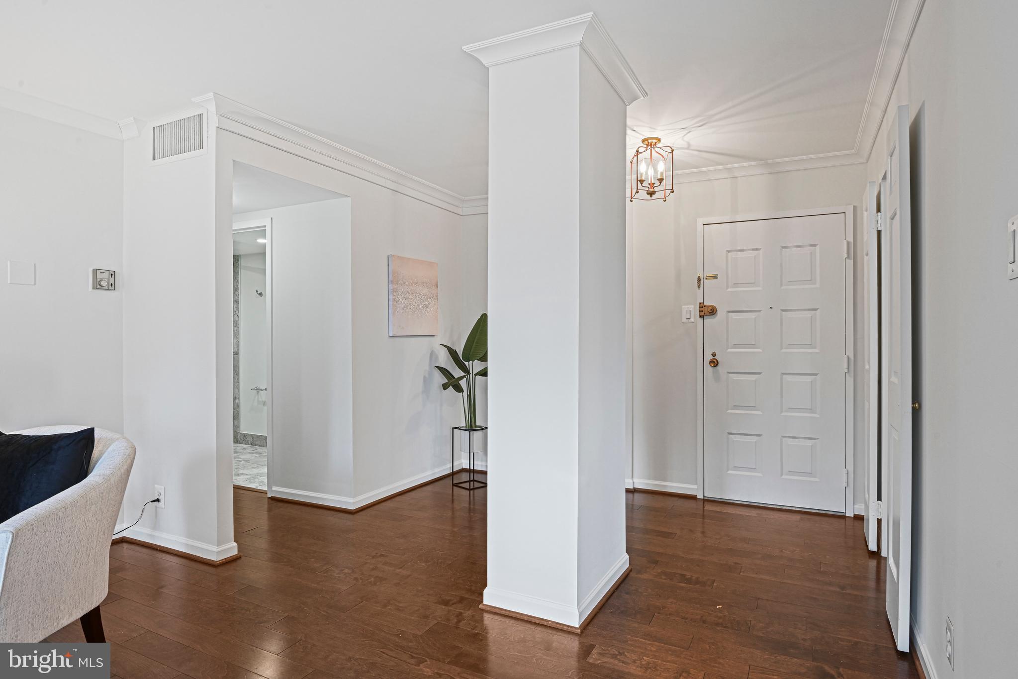 MCLEAN HOUSE - Residential