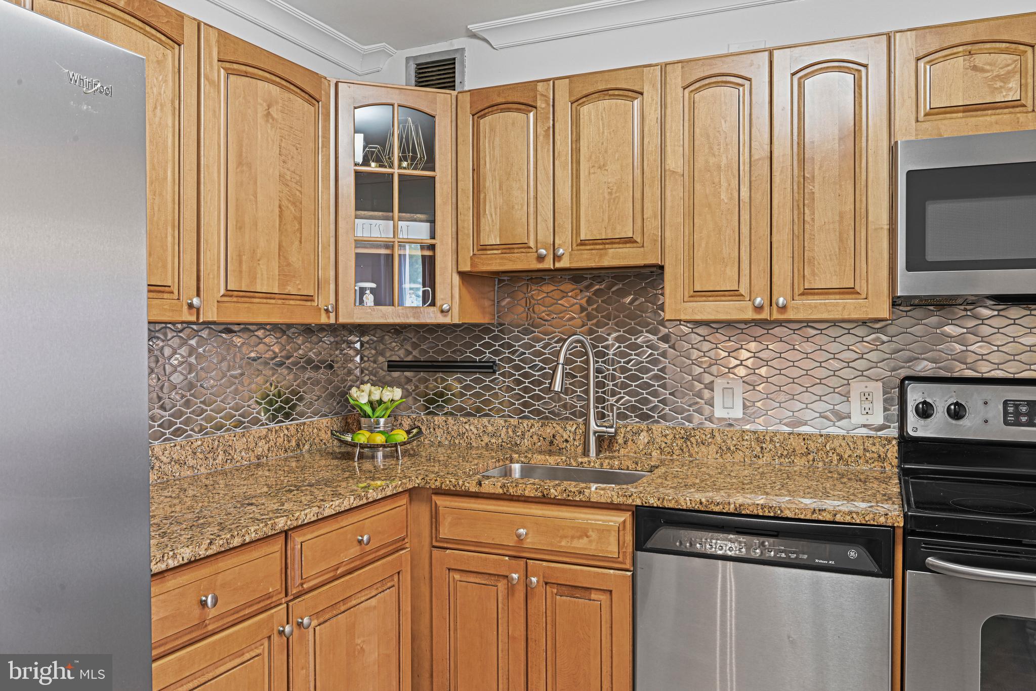 MCLEAN HOUSE - Residential