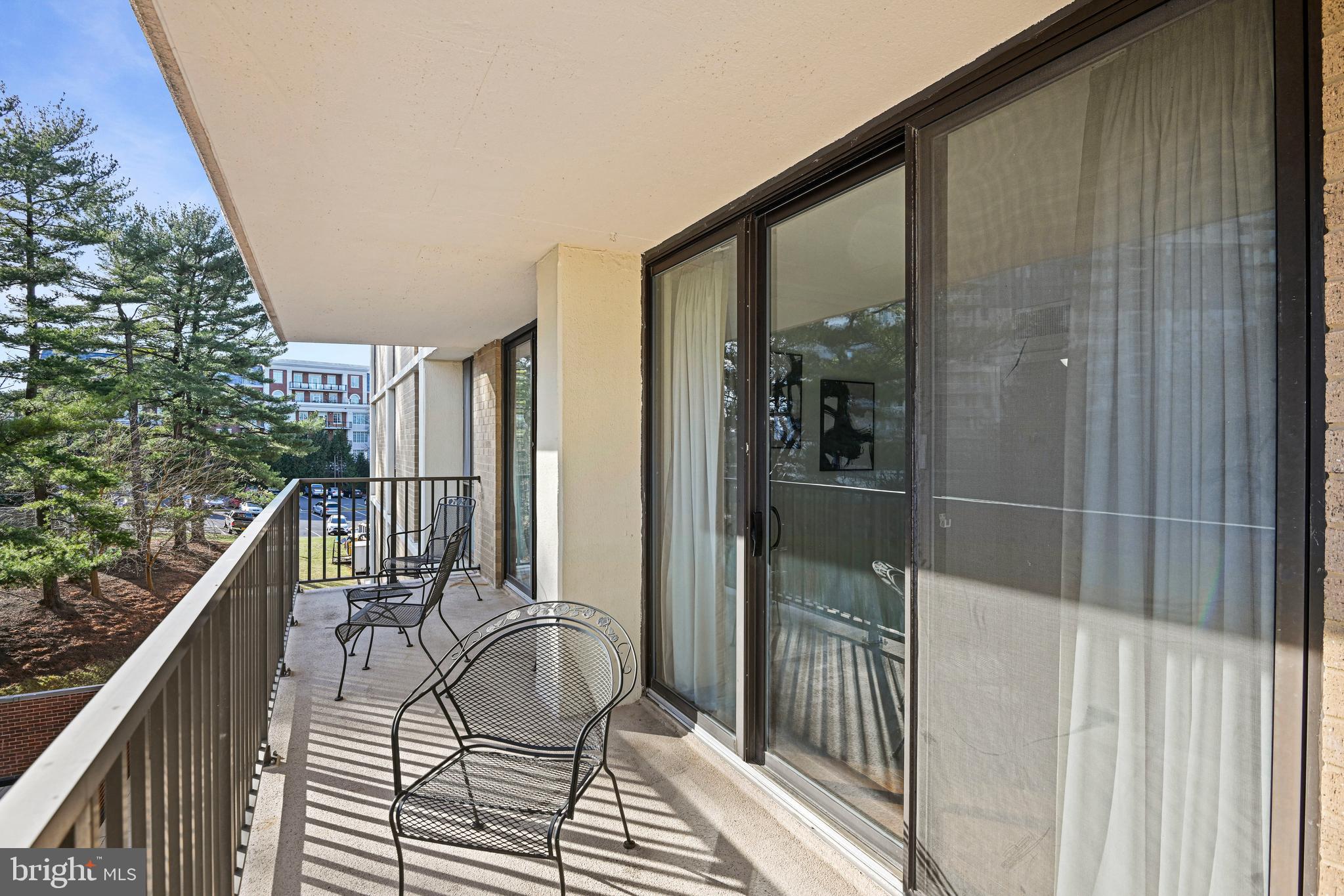 MCLEAN HOUSE - Residential