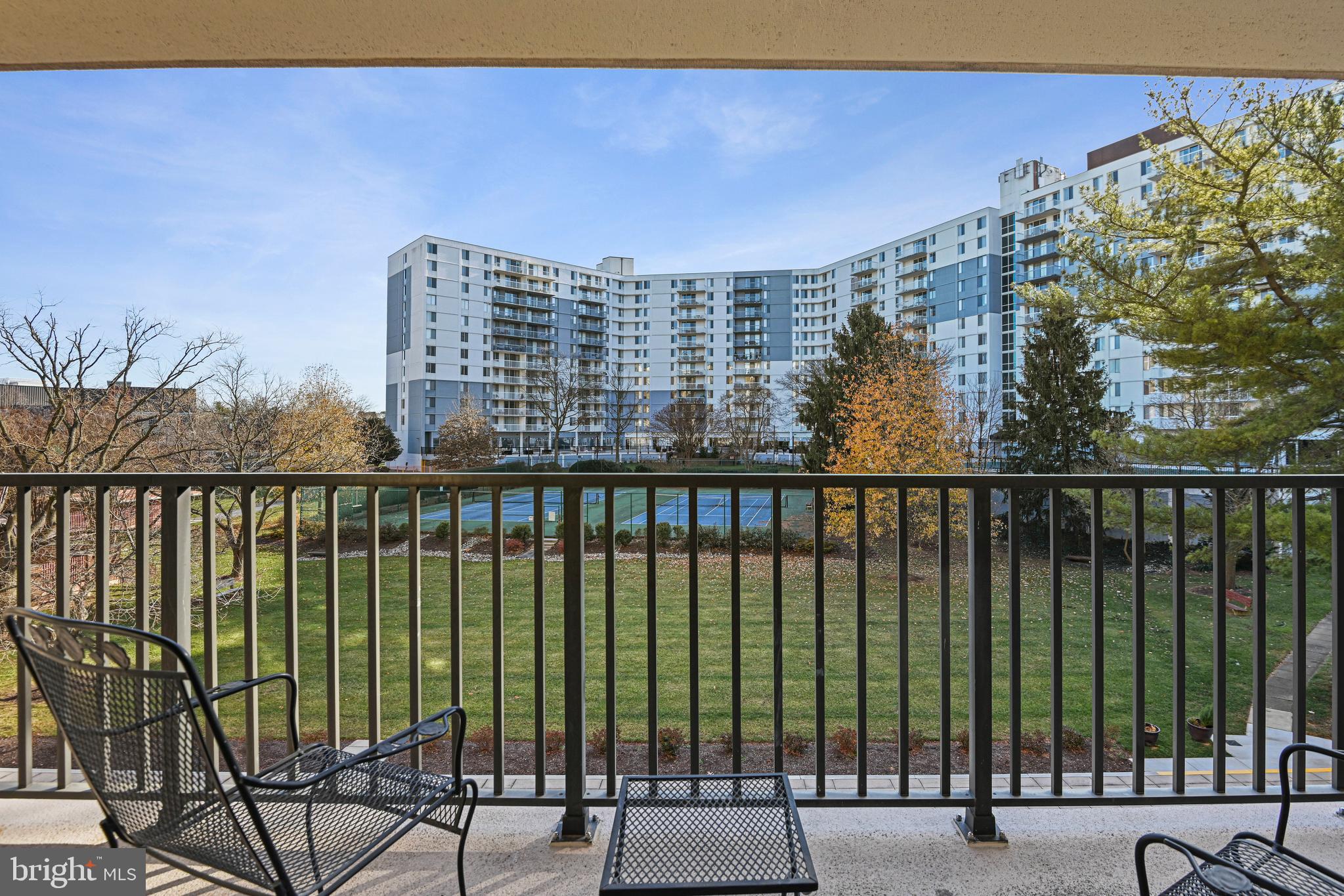 MCLEAN HOUSE - Residential