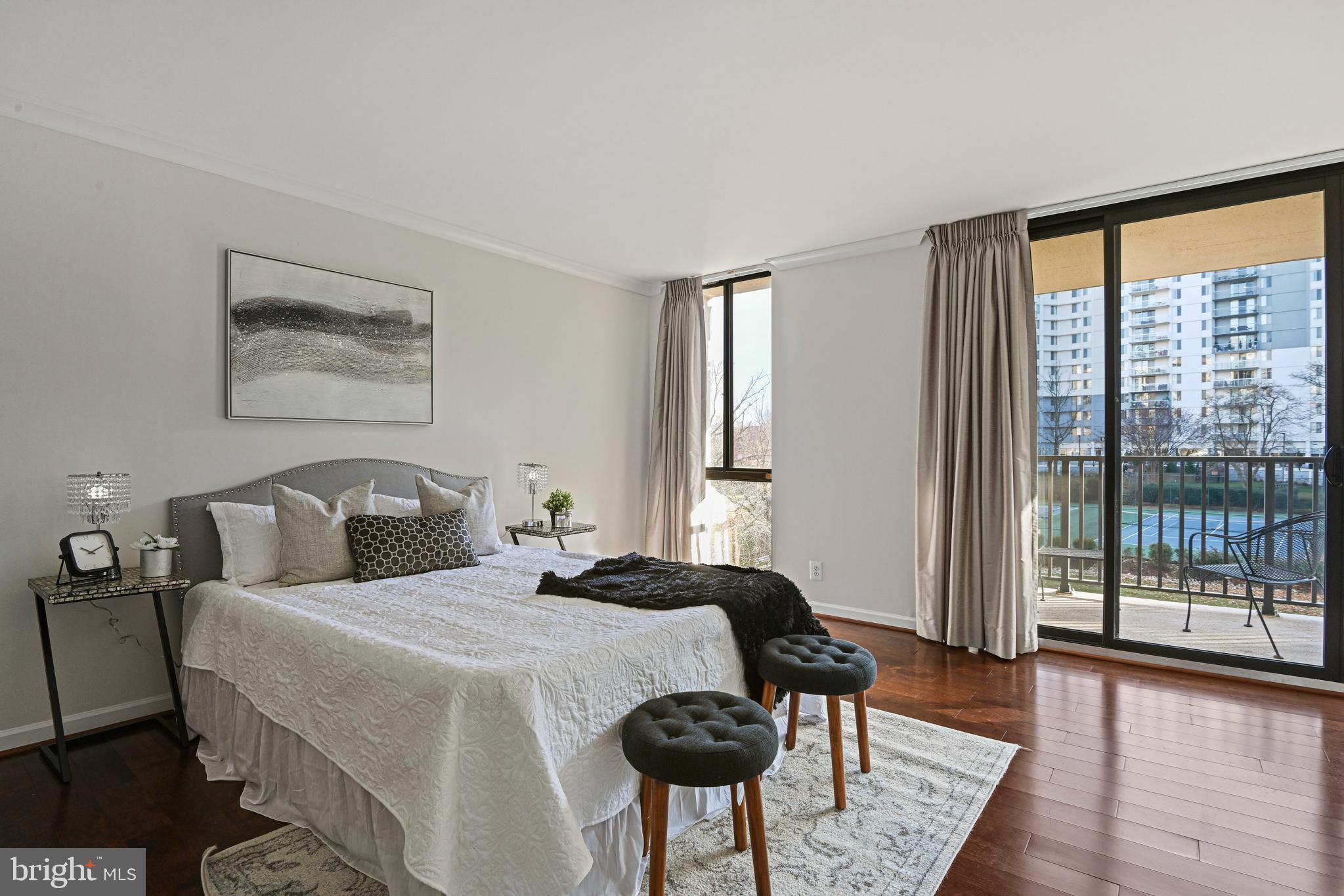 MCLEAN HOUSE - Residential