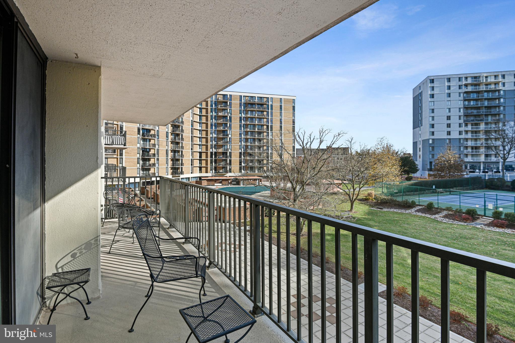 MCLEAN HOUSE - Residential