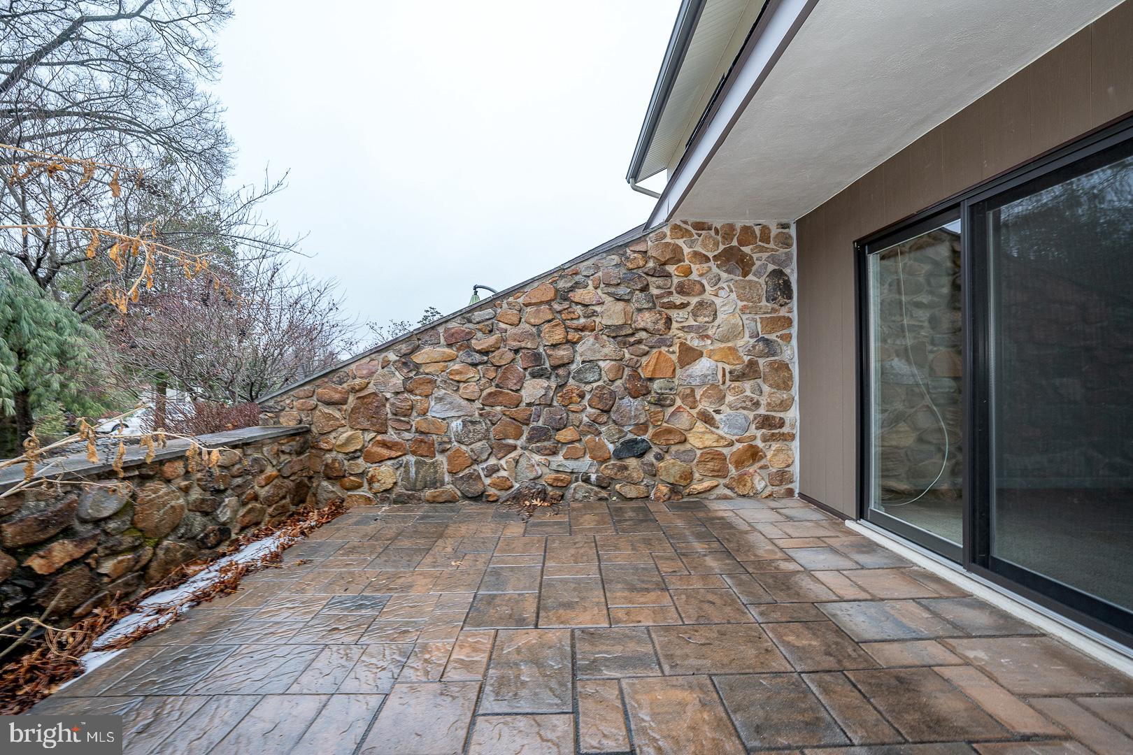 OAK KNOLL - Residential