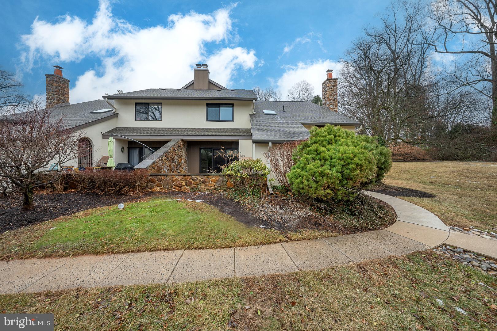 OAK KNOLL - Residential