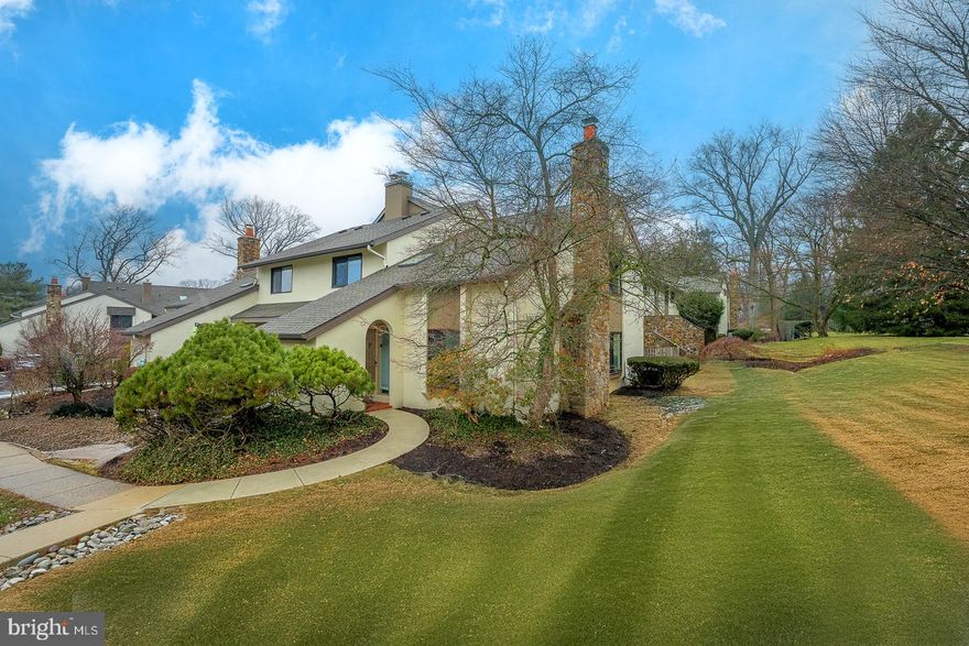 Spacious Oak Knoll end unit backs up to green space and offers the convenience of townhouse living combined with the flow and privacy of a detached home.  Walkway leads to covered entry.  Tiled foyer opens to large living room with fireplace and sliders to private patio.  Dining room with built-in hutches.  Kitchen with breakfast room plus laundry closet.  Den with fireplace and built-in shelves.  Main floor large primary suite with 2 closets and ensuite bath. Powder room completes the main level.  Upstairs are 2 generously sized bedrooms with a jack-and-jill bath.  Storage/utility room provides more space for storage.
Oak Knoll is convenient to the Daylesford R-5 train station, as well as schools, restaurants, and shopping.  Convenient to Routes 202, 252, and 476.  Award-winning T/E schools.  Don't miss this one!