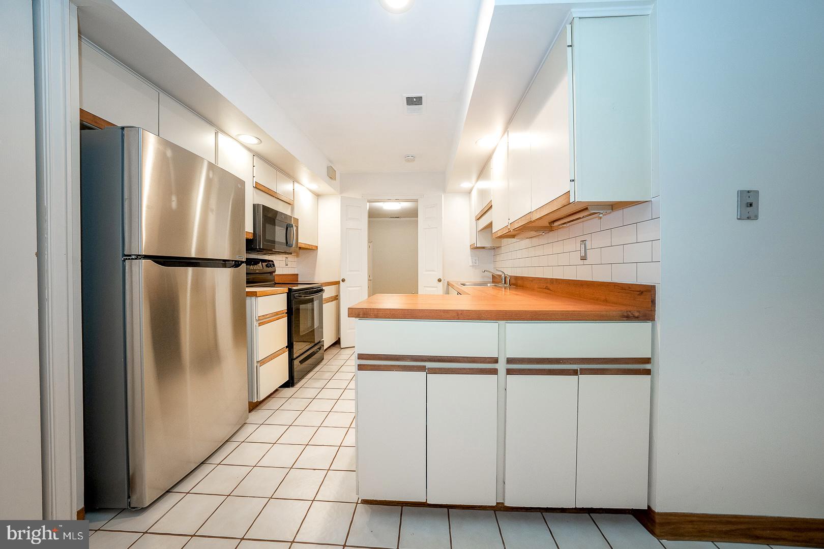 OAK KNOLL - Residential