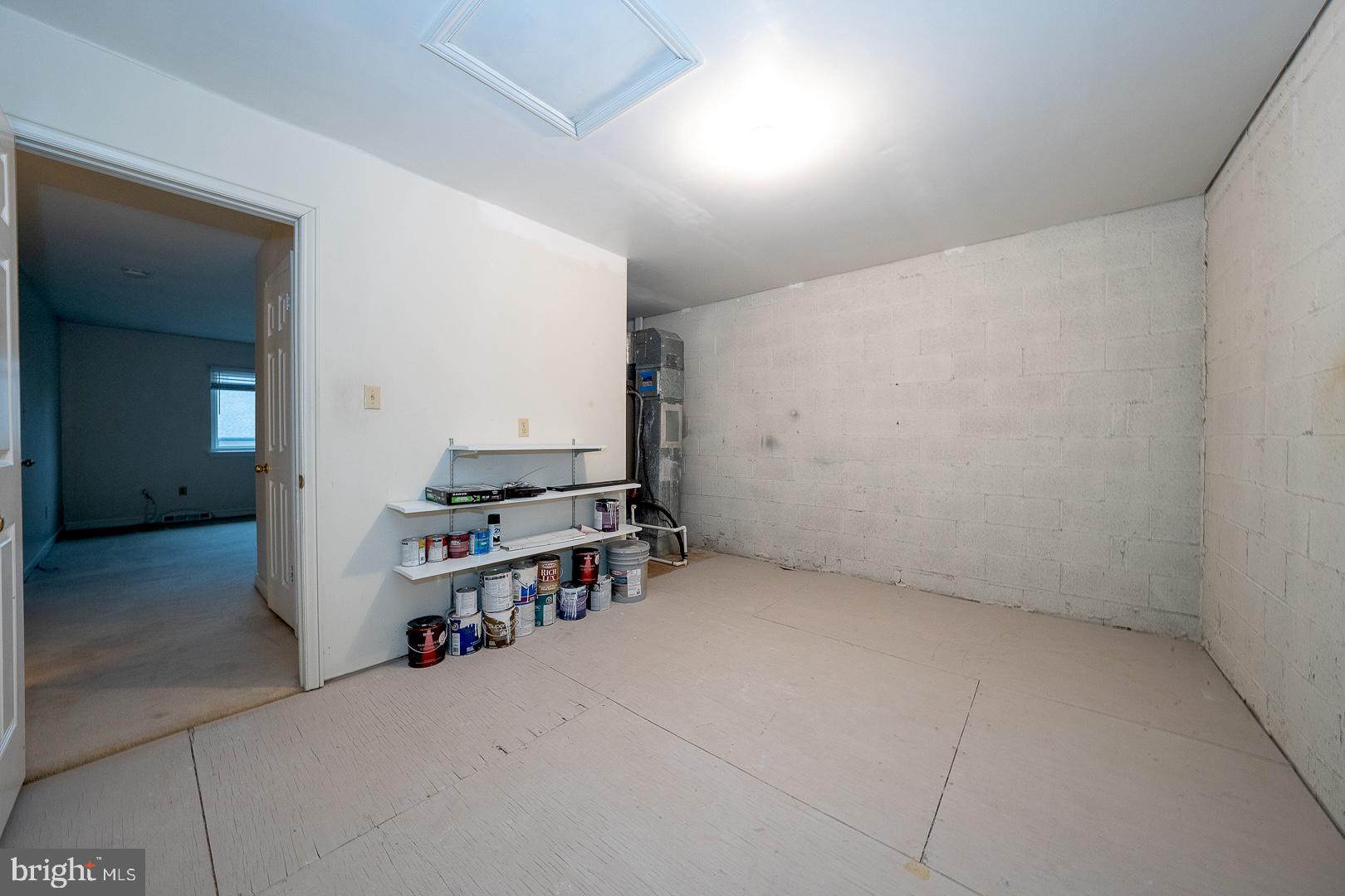 OAK KNOLL - Residential