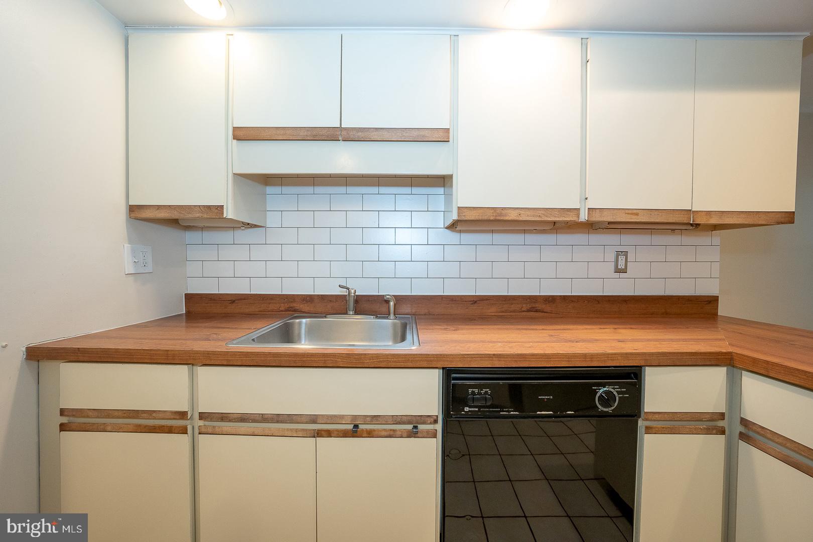 OAK KNOLL - Residential