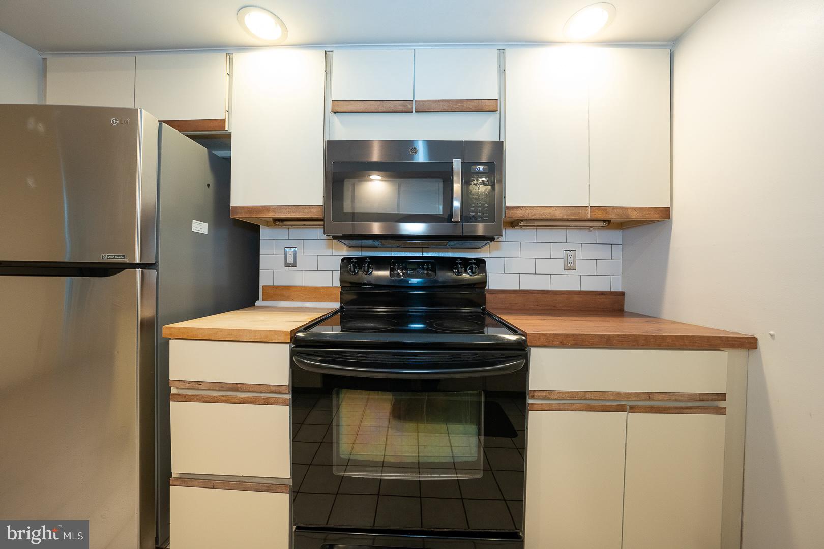 OAK KNOLL - Residential