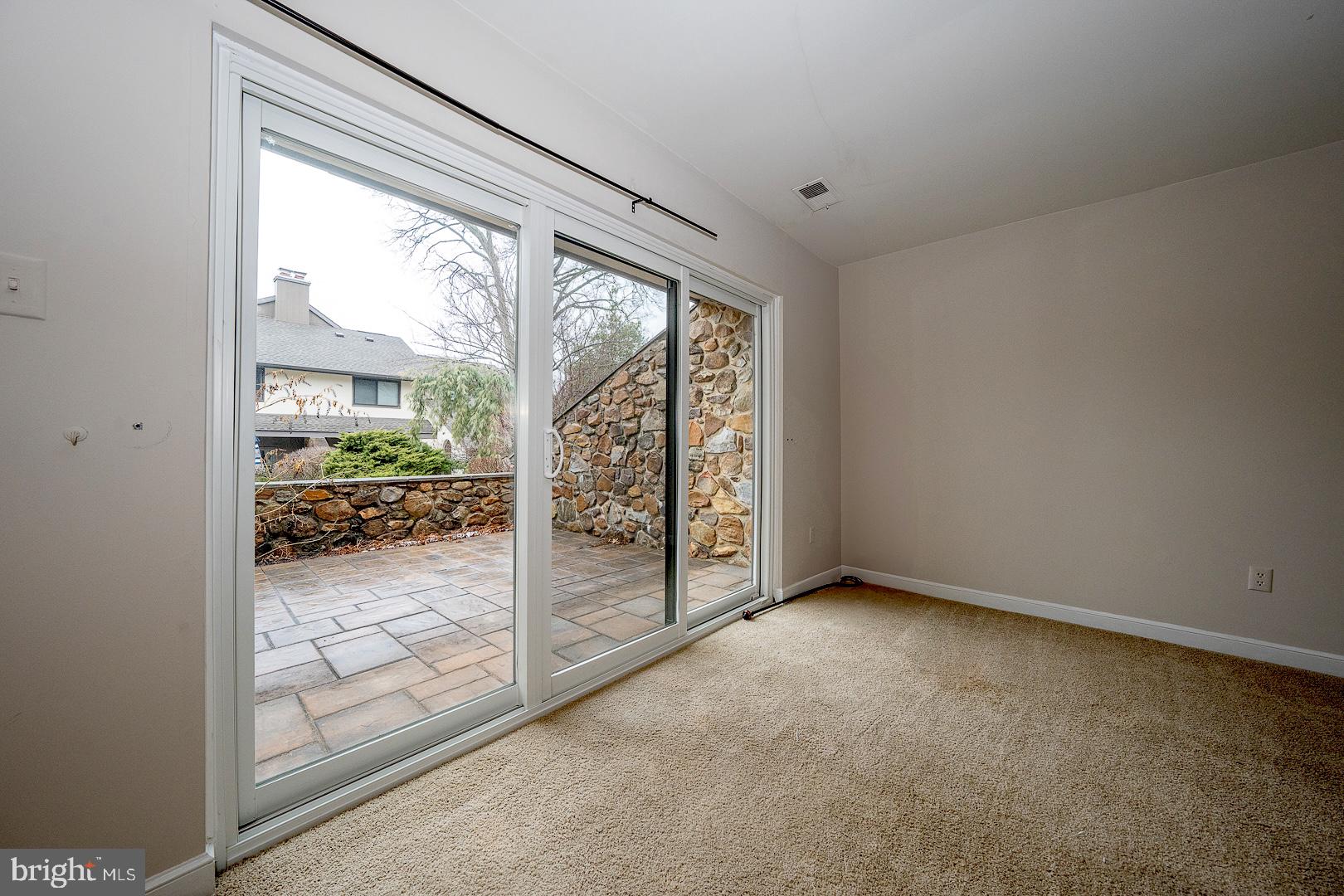 OAK KNOLL - Residential