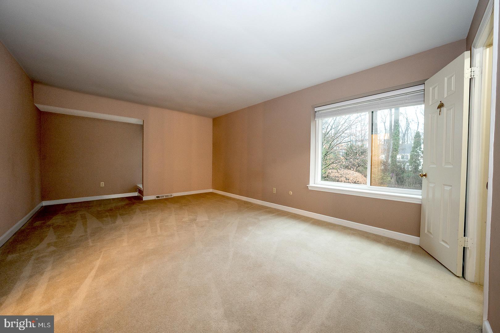 OAK KNOLL - Residential