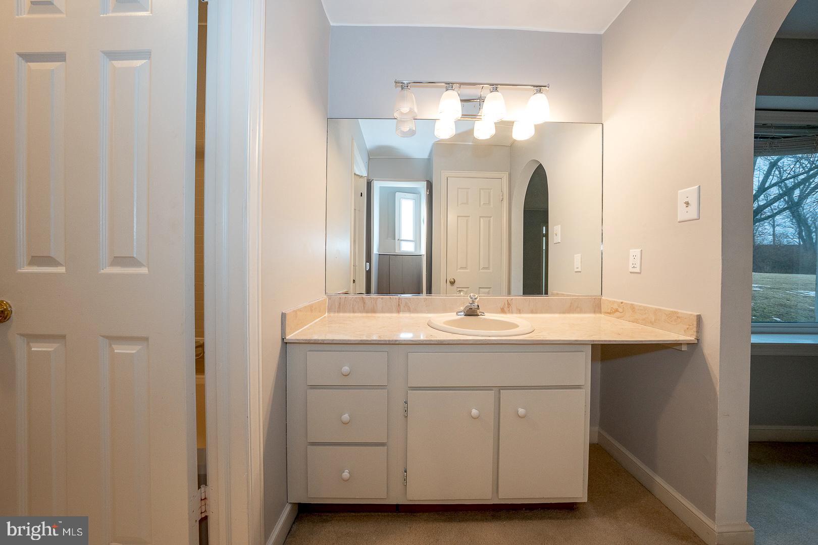 OAK KNOLL - Residential