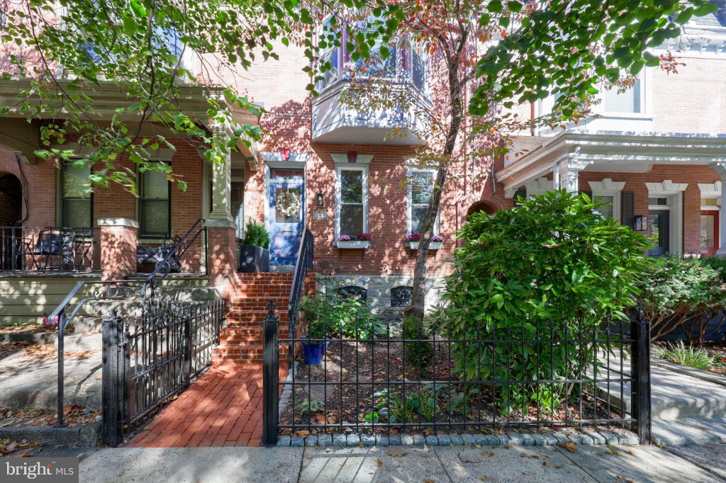 Photo of 609 W Chestnut Street, LANCASTER, PA 17603 (MLS # PALA2097328)