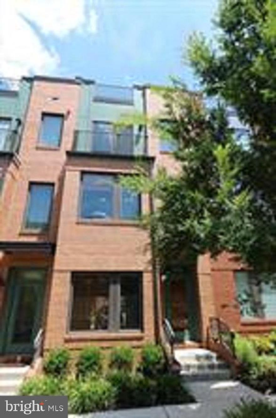 Gorgeous Upscale Rental In Mosaic District* New Carpet Installed* 3 Plus Levels* 3 Bedrooms* 3.5Baths* Hardwood Floors On Main Level* Dining Room*  Eat-In Kitchen Granite Kitchen Counters** 2 Car Garage* Front Load Washer Dryer* Roof Top Balcony* Easy Access To Mosaic Shops* Dunn Loring Metro* Restaurants * I-495