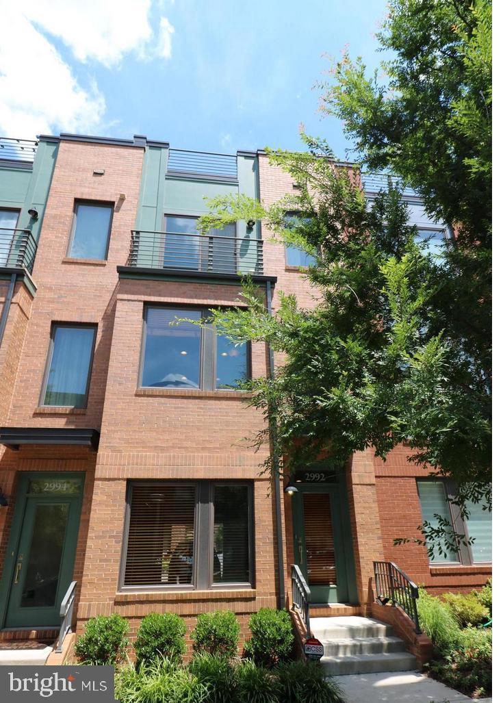 MOSAIC AT MERRIFIELD - Residential Lease