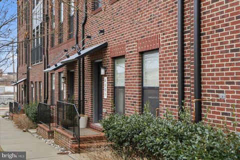 Townhouse For Sale - 4005 Harmony Court<br/> BALTIMORE, MD 21224