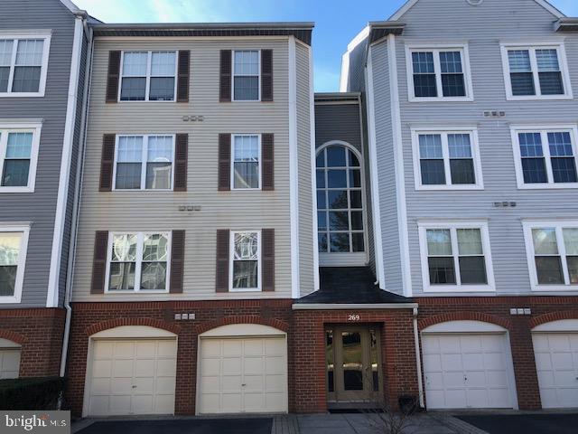 HILLWOOD - Residential Lease