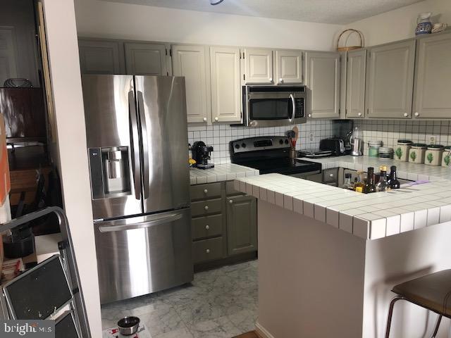 HILLWOOD - Residential Lease