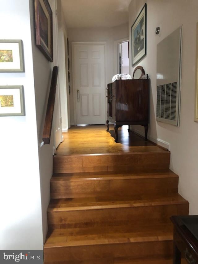 HILLWOOD - Residential Lease