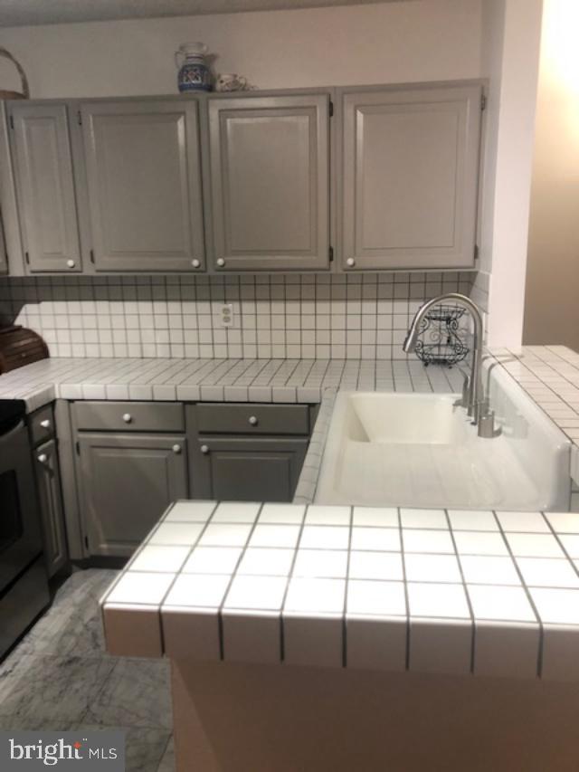 HILLWOOD - Residential Lease