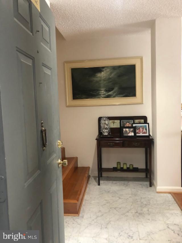 HILLWOOD - Residential Lease