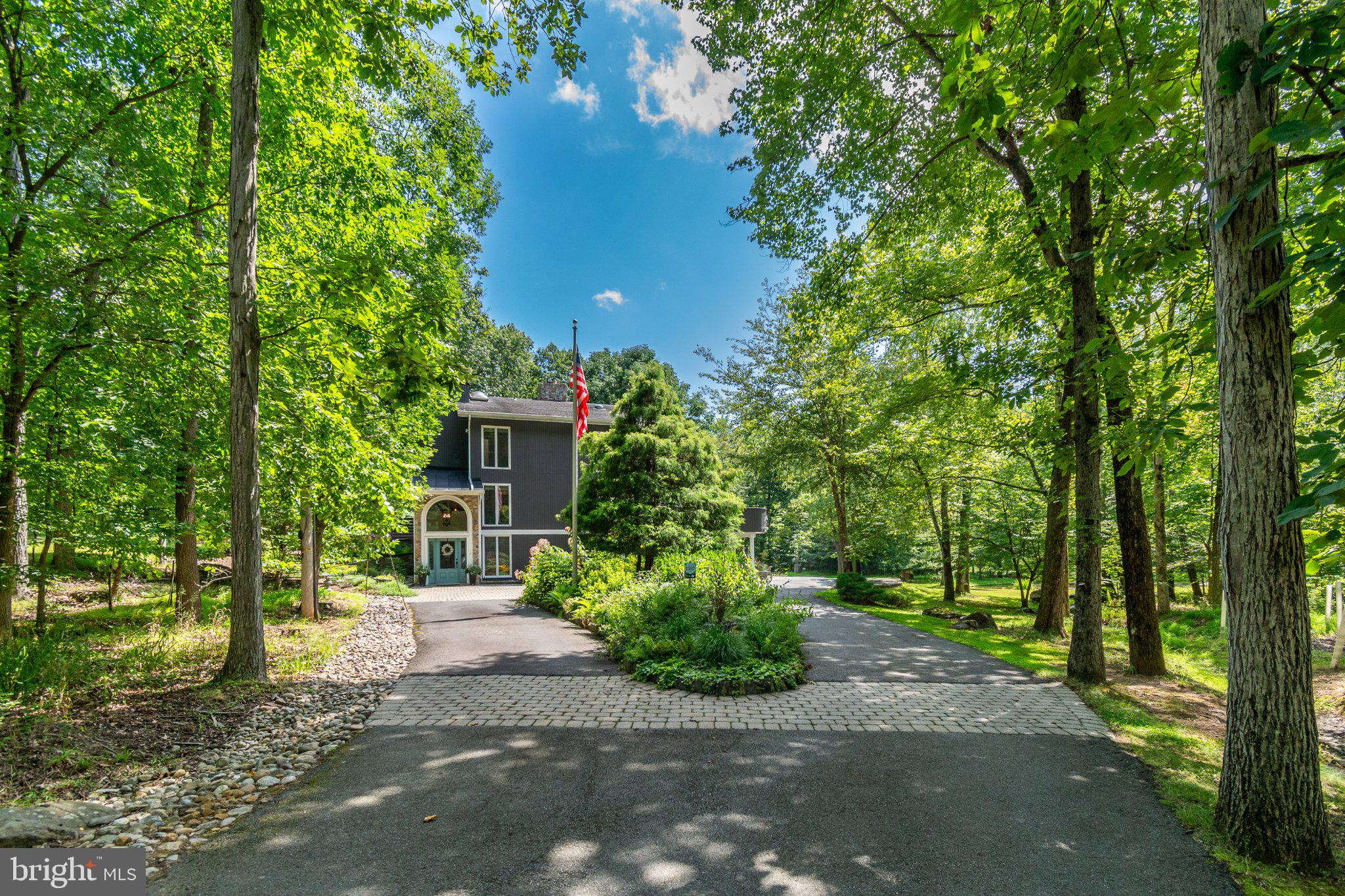 102 LINDBERGH ROAD