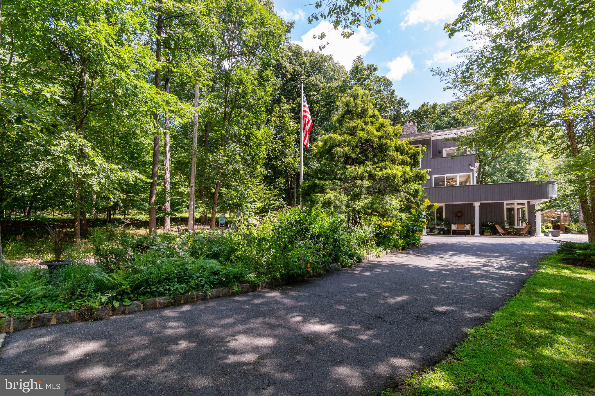 102 LINDBERGH ROAD
