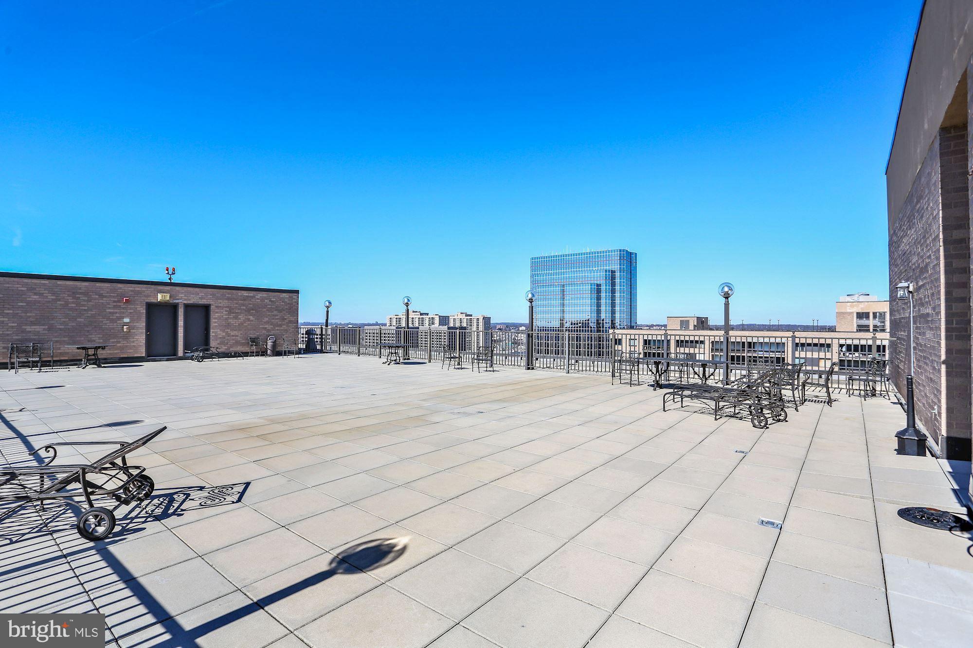 SKYLINE PLAZA - Residential