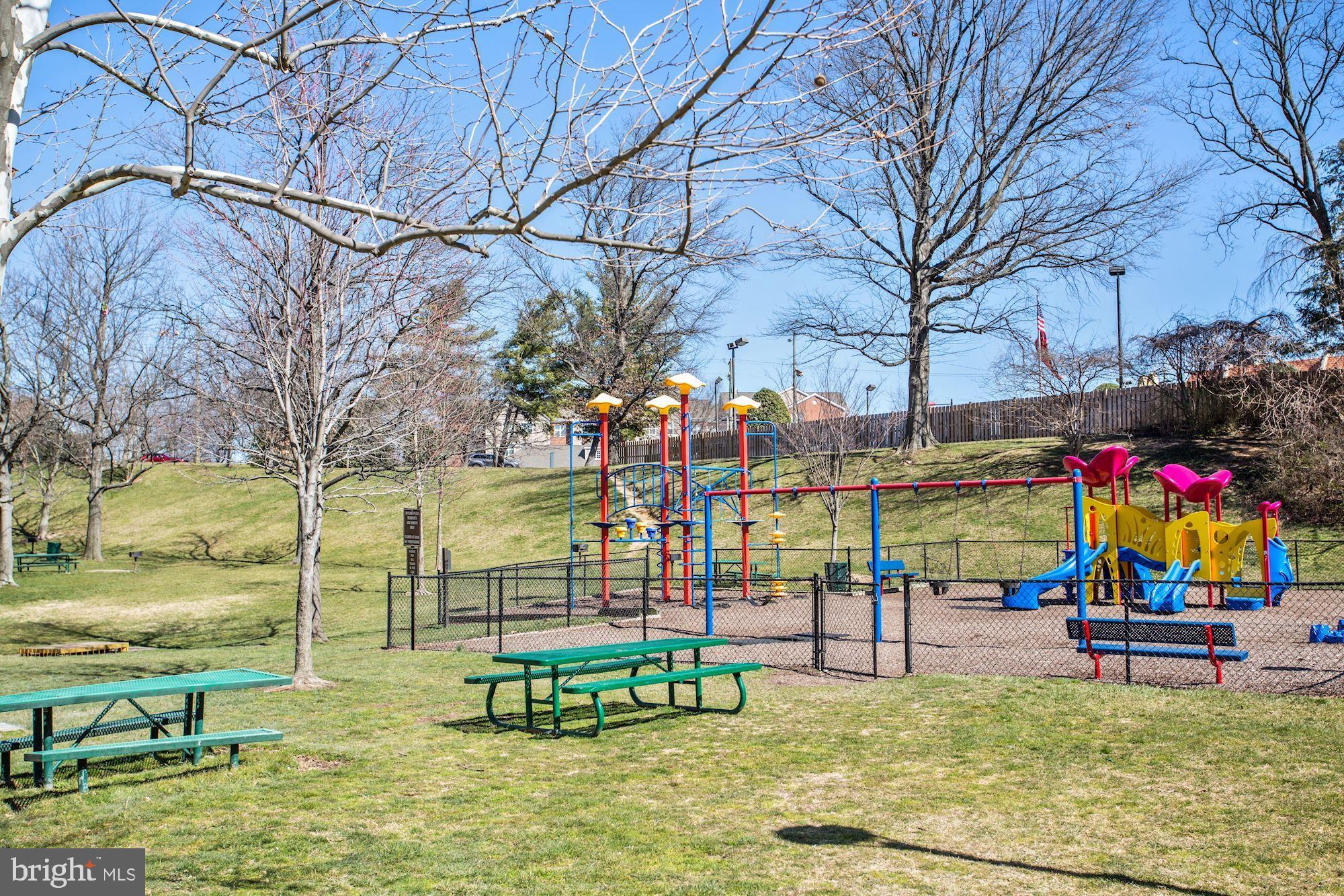 SKYLINE PLAZA - Residential