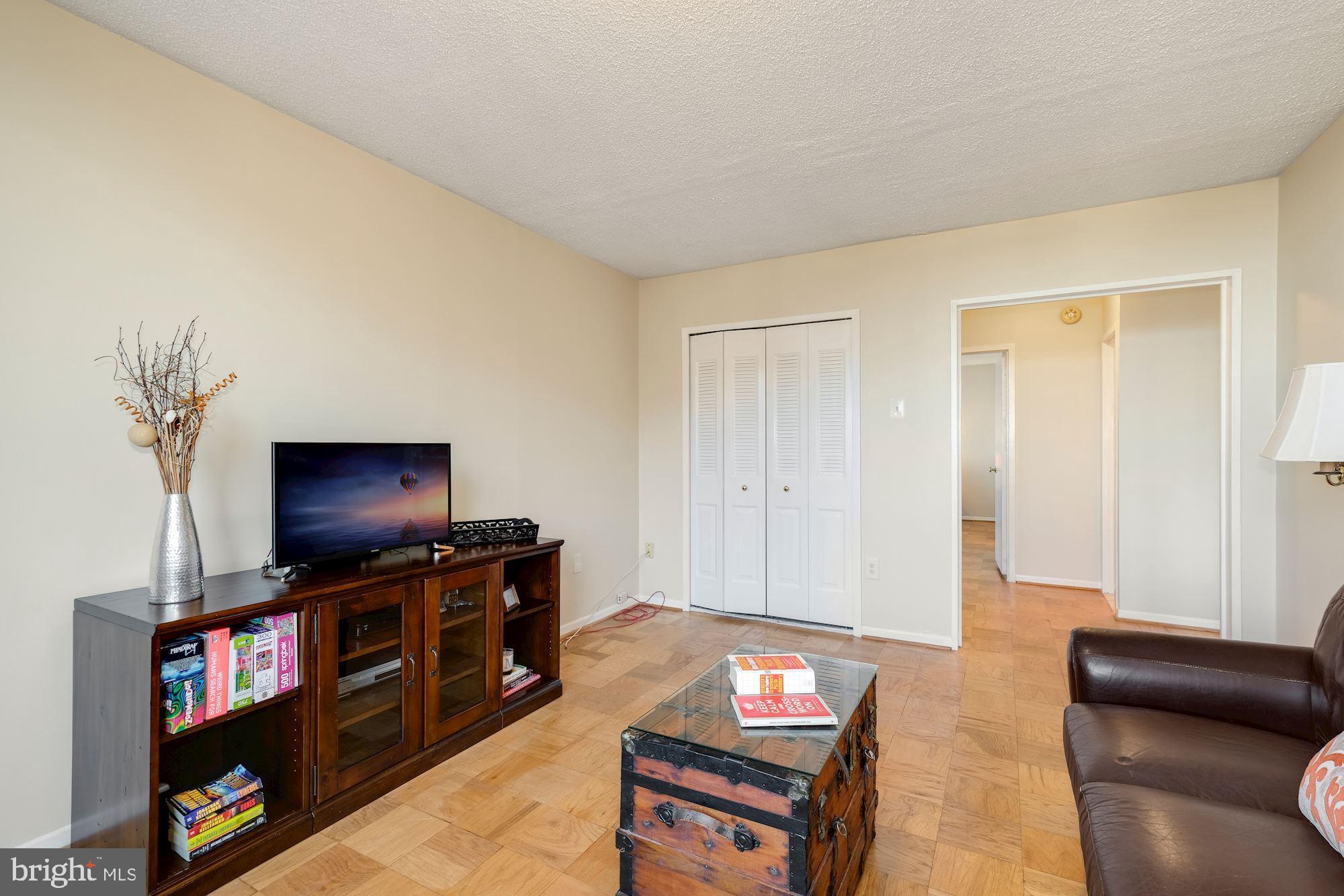 SKYLINE PLAZA - Residential