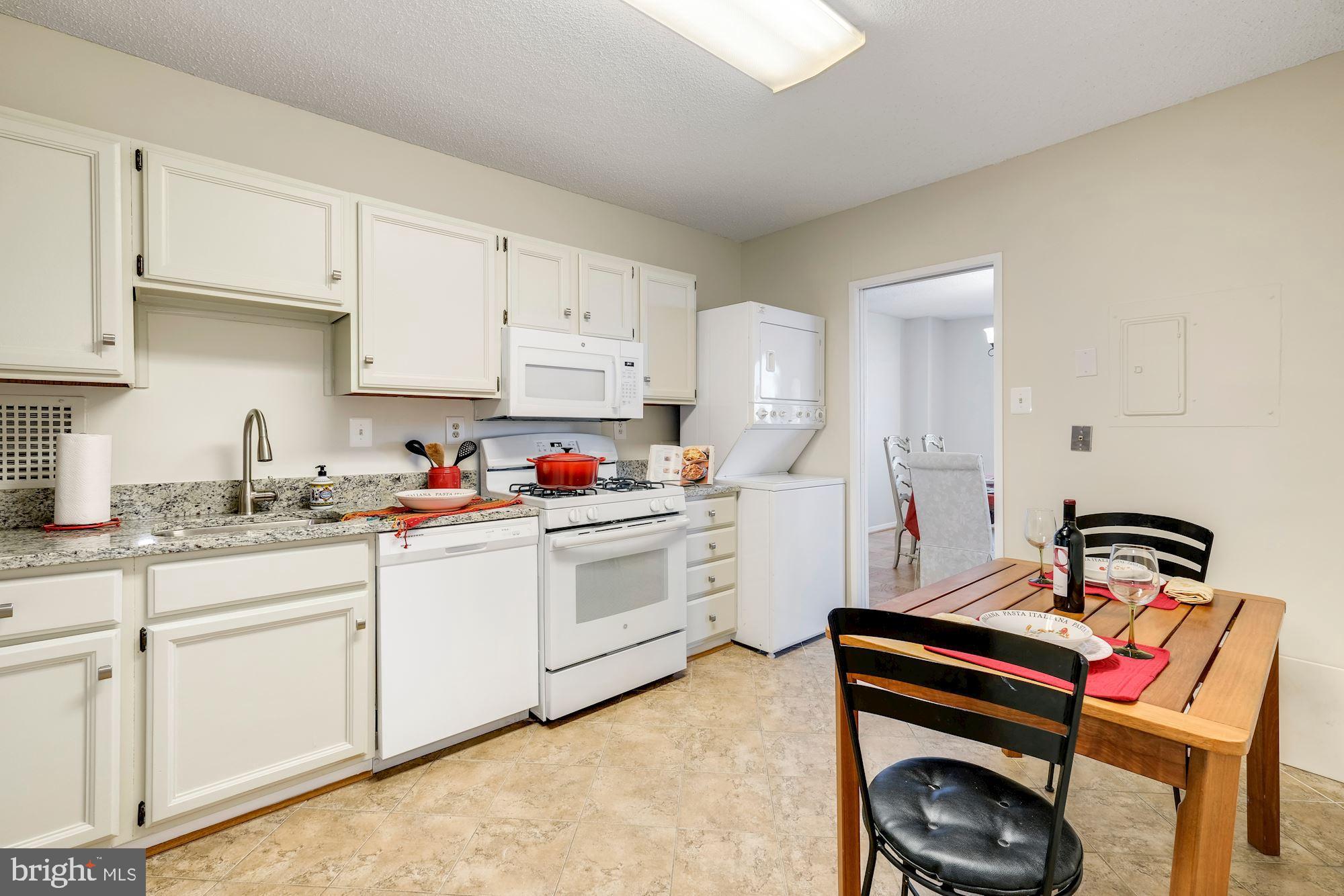 SKYLINE PLAZA - Residential