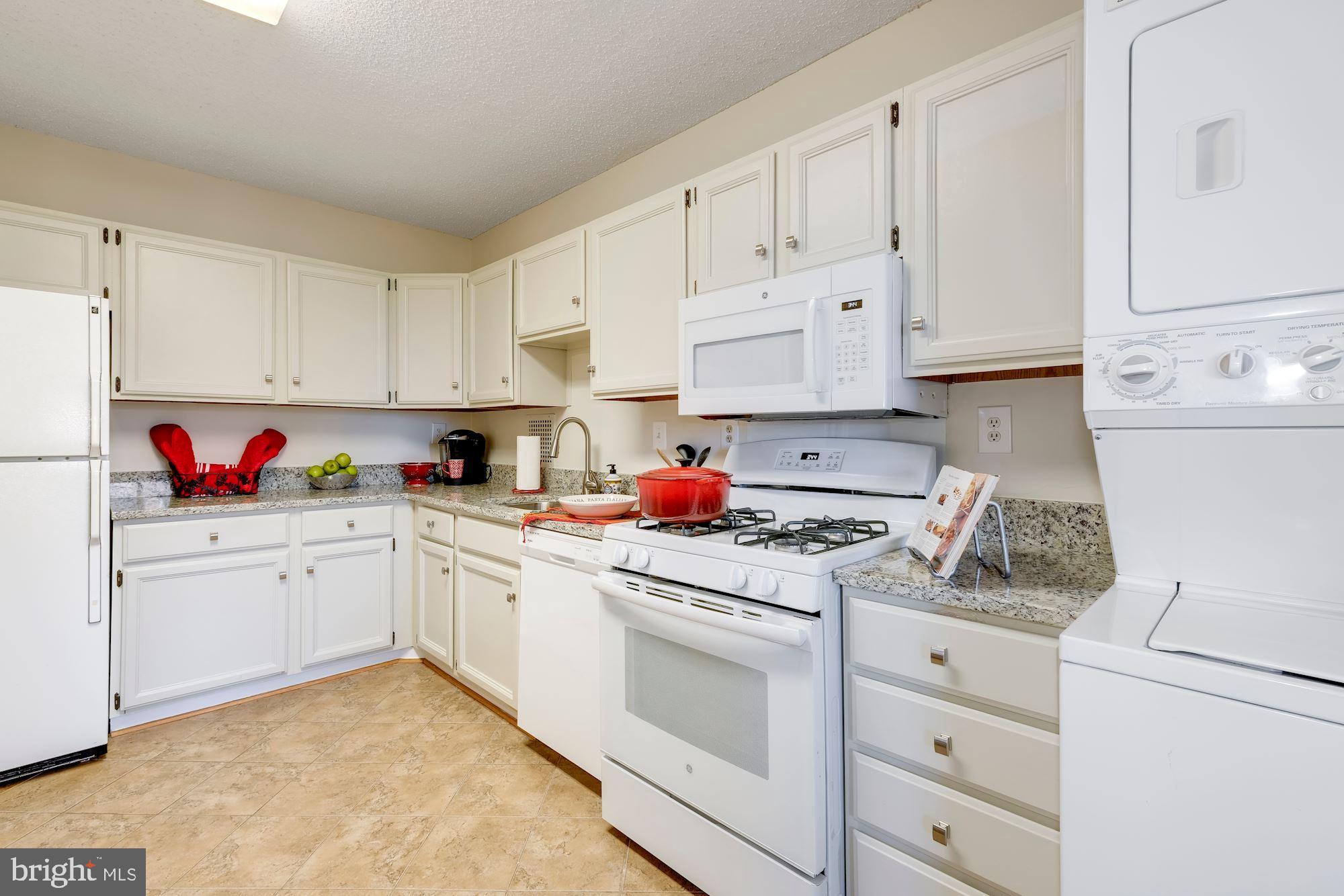 SKYLINE PLAZA - Residential