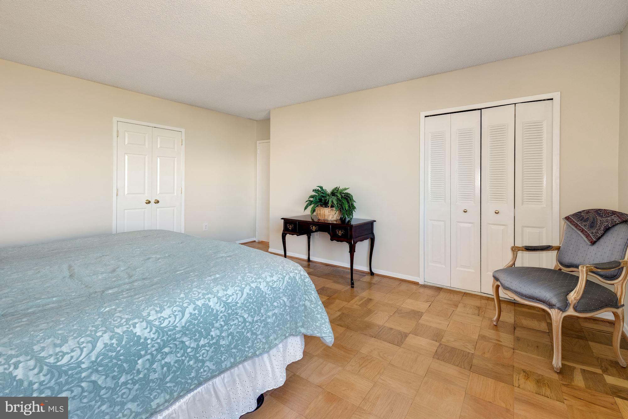 SKYLINE PLAZA - Residential