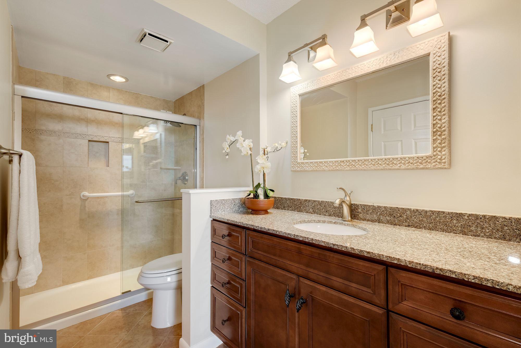 SKYLINE PLAZA - Residential